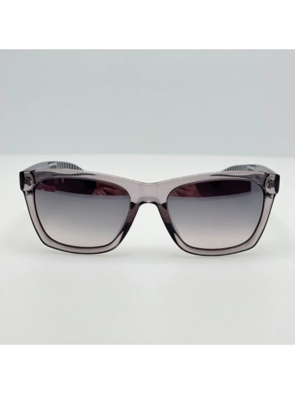 Lacoste Sunglasses L669S 035 Live 52-18-140